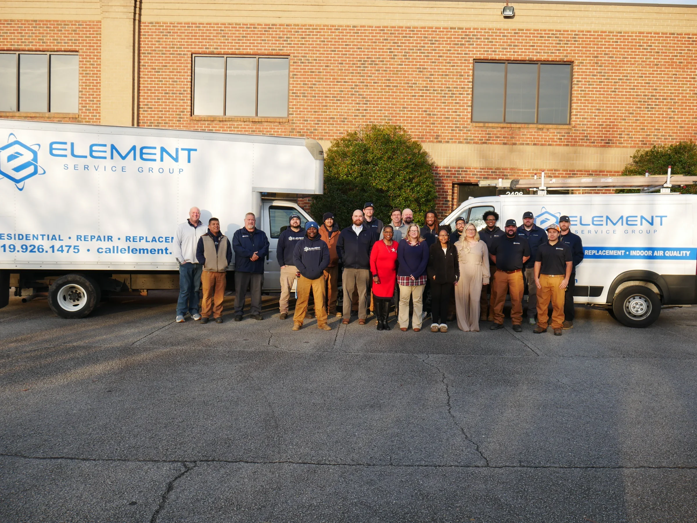 Professional 24/7 Emergency Plumbing Services technician at work